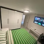 The Royal Boutique Westminster Lodge By London Sleep 9